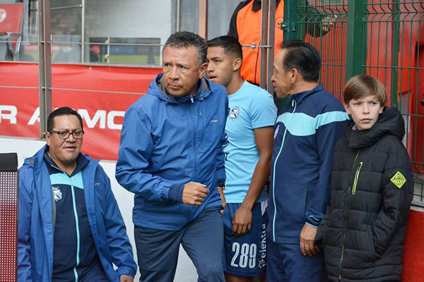 Hospitalizan al auxiliar del Puebla “Picas” Becerril; descartan infarto
