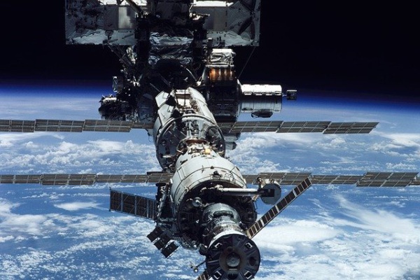 La tripulación de la EEI se encierra en el segmento ruso por una fuga de aire