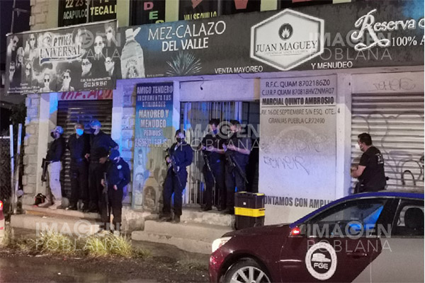 Catean negocio por presunta venta de alcohol adulterado