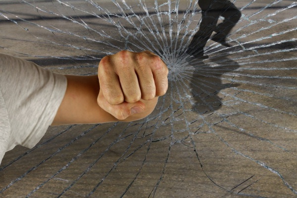 Encuentran a hombre golpeado quien dice haber sido secuestrado