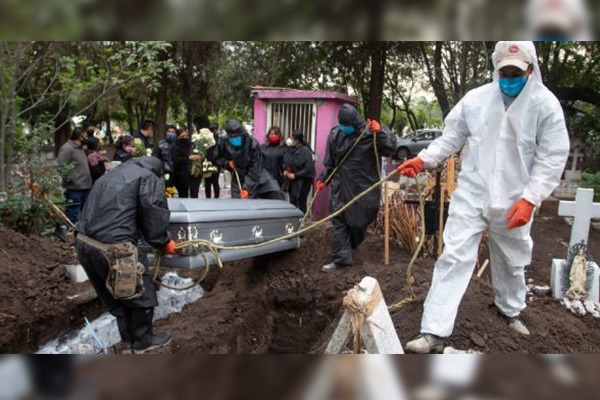 Muertos por COVID-19 en México superarían los 130,000 en diciembre