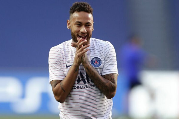 Neymar canta “Cielito lindo”