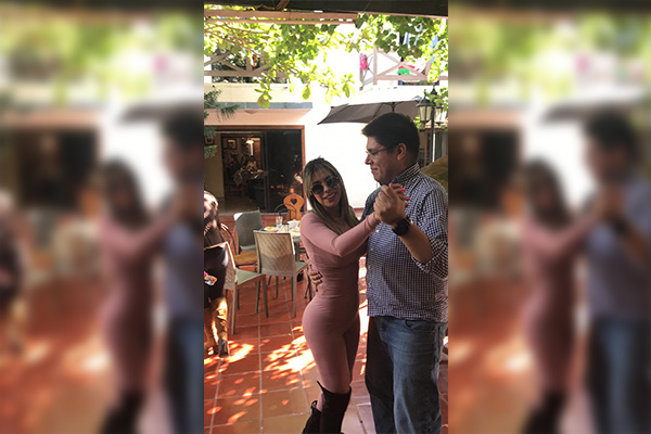 Exviceministro paraguayo de salud renuncia y se disculpa por ir a una fiesta