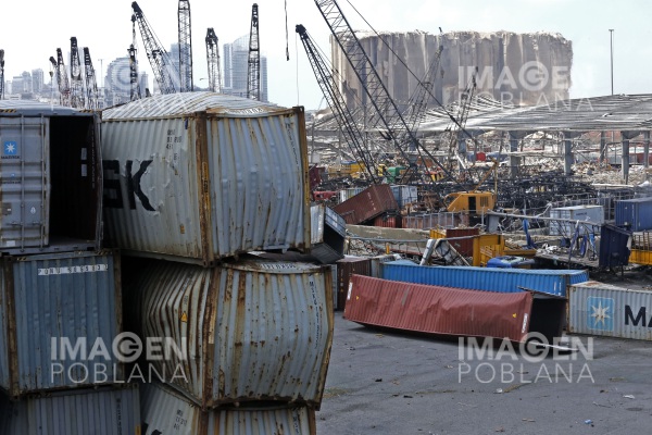 Detectan 79 contenedores con químicos peligrosos en el puerto de Beirut