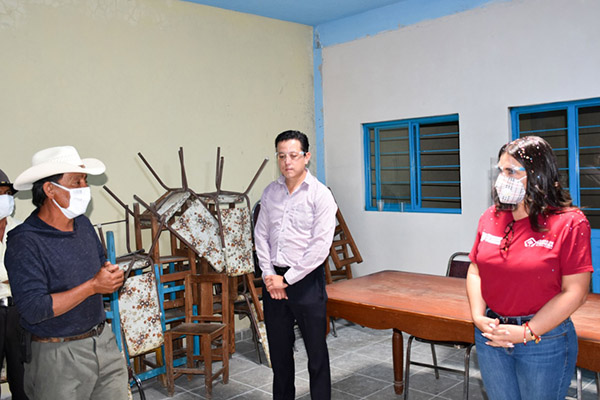 Norma Layón refrenda compromiso con campesinos de Tecaltzingo
