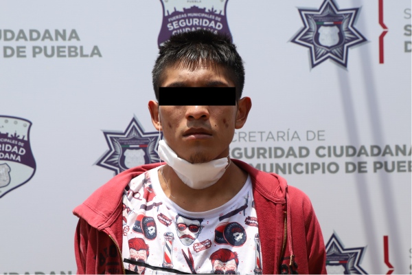 Quiso huir de policías municipales con un auto robado