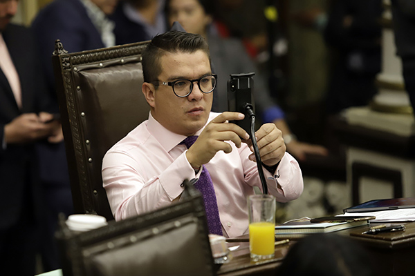 Gerardo Islas, el político más “farandulero”
