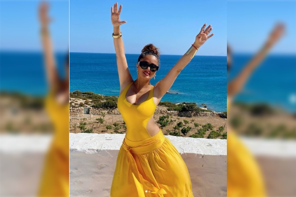 Salma Hayek luce espectacular en su cumpleaños 54
