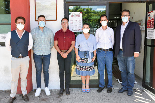 Norma Layón coloca bando solemne por mes patrio