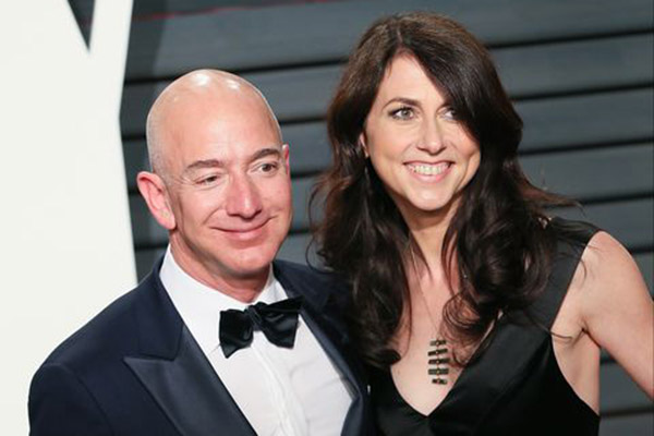 La exesposa de Jeff Bezos se convierte en la mujer más rica del mundo