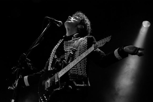 Estrellas del rock latino reversionan “De música ligera” a 6 años de la muerte de Cerati