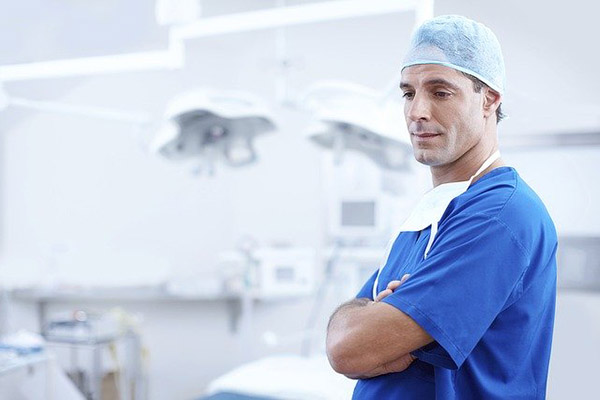 Científicos desarrollan IA para cuidar la salud mental de profesionales de la salud