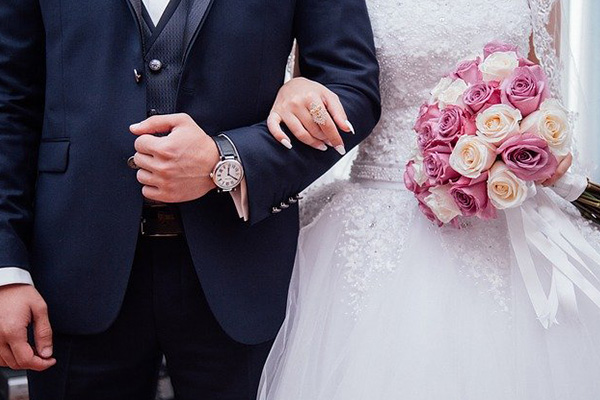 Boda de locos: fiesta termina en pelea entre dos hombres y con una invitada inconsciente