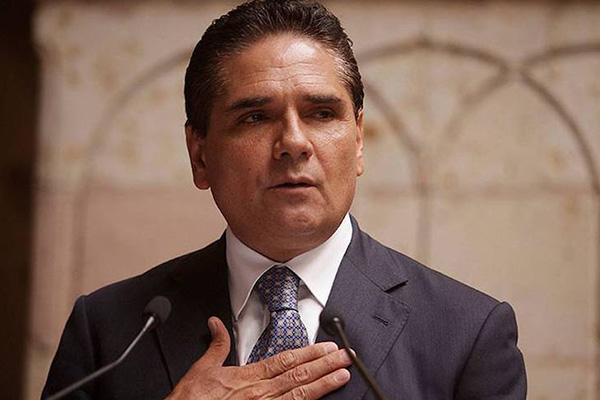 Silvano Aureoles, gobernador de Michoacán, da positivo a prueba de COVID-19