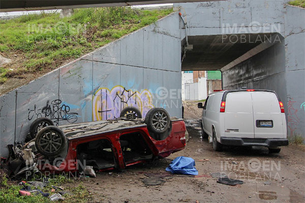 Joven muere tras volcar y caer desde puente del Periférico