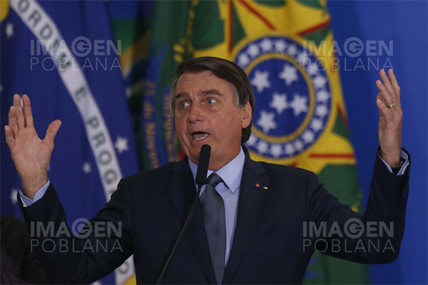 Bolsonaro critica cierre de escuelas en Brasil debido a la COVID-19