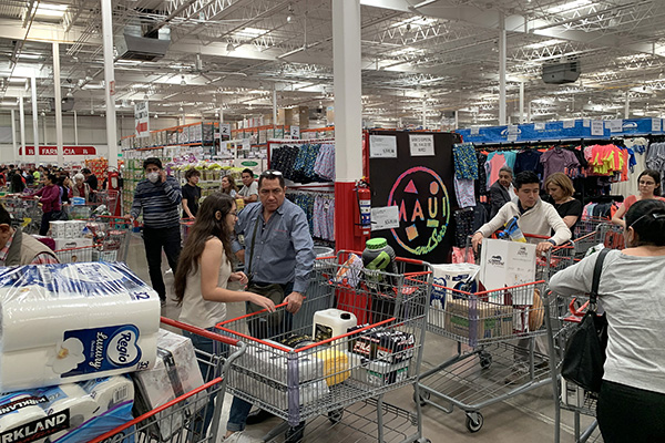 Investigadores analizan el trasfondo de las compras de pánico durante la pandemia