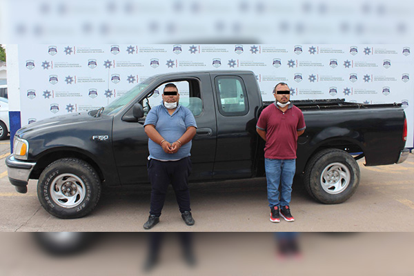 Torvos maleantes detenidos tras robar una camioneta