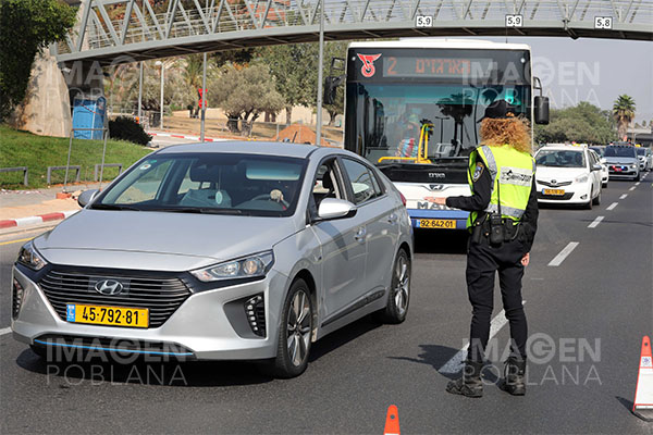 Tel Aviv anuncia que tendrá calles eléctricas para recargar vehículos