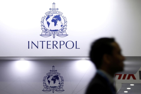 Interpol rechaza emitir "sello rojo" contra Evo Morales