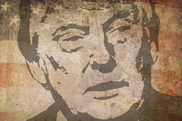Arrestan a mujer que usaba menores para robar carteles de campaña de Trump