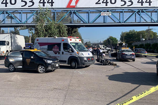 Motociclista pierde la vida tras impactarse contra un taxi
