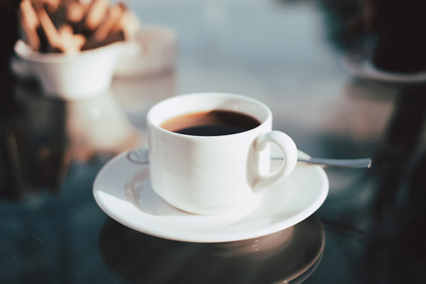 Es mejor tomar café después del desayuno y no antes, señalan investigadores
