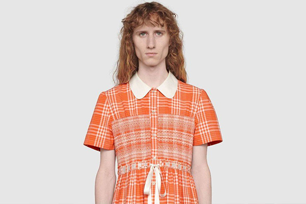 Gucci desata polémica con vestido para hombres en 2,600 dólares