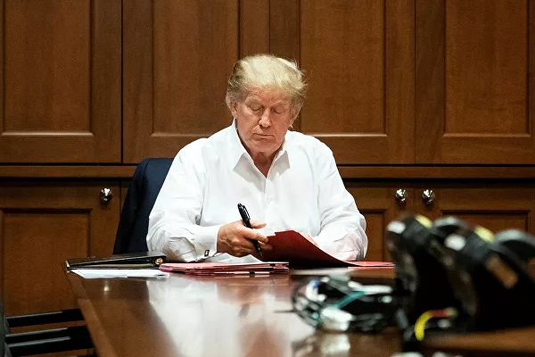 Médicos afirman que Trump sigue mejorando y pronto será dado de alta