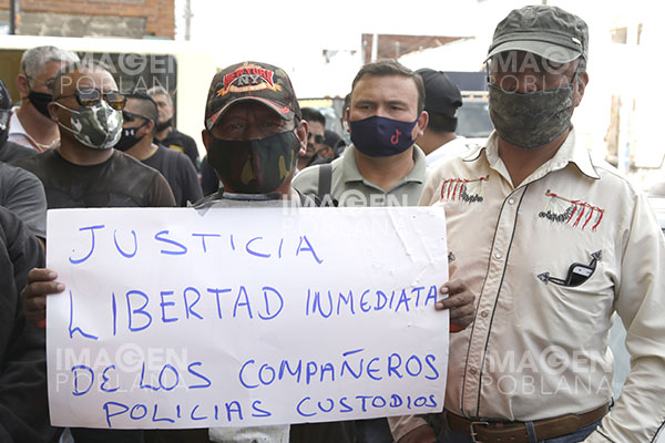 Continúan las protestas por la detención de custodios de Tepexi