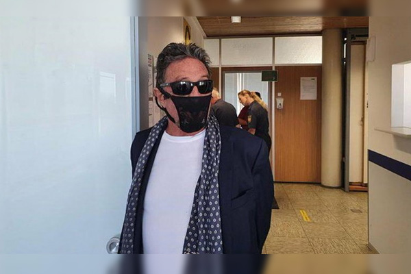 Detienen al fundador de McAfee en Barcelona por evasión fiscal