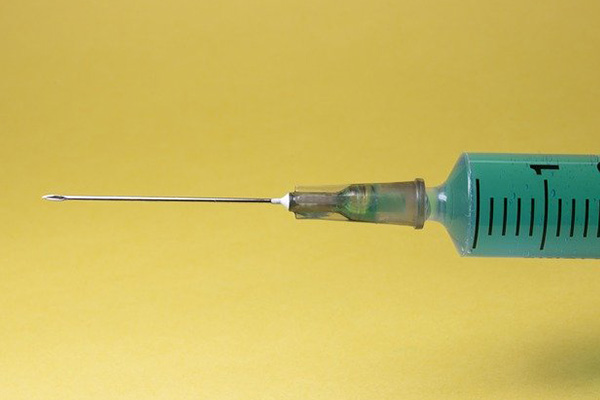 Vacuna contra COVID-19 de BioNTech y Pfizer entra a proceso de revisión continua