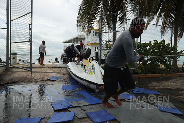 Casi 40,000 evacuados por huracán Delta que bajó a categoría 2