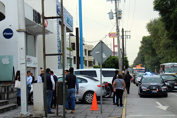 Ladrones huyen con 20,000 pesos tras asaltar a cuentahabiente