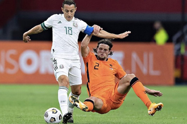 Andrés Guardado, cerca de igualar a Iniesta en victorias con Selección Nacional