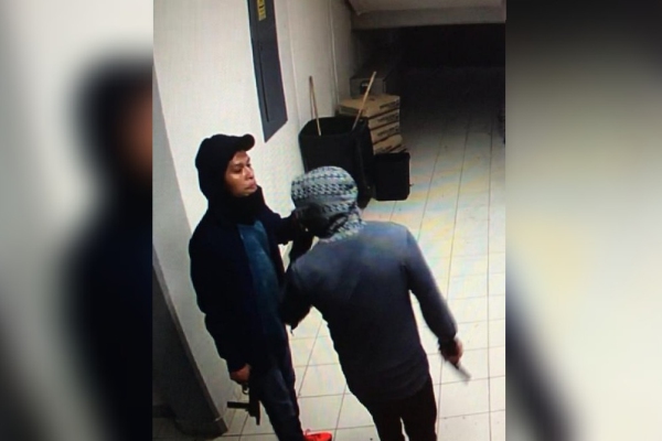 Delincuentes someten a vigilantes y roban equipo de universidad