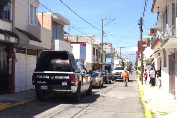 Albañil muere electrocutado en una azotea