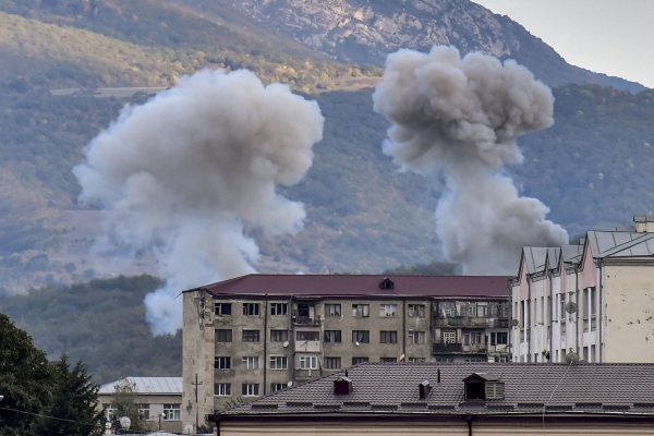 Al menos diez civiles mueren en un ataque armenio con misiles en Azerbaiyán