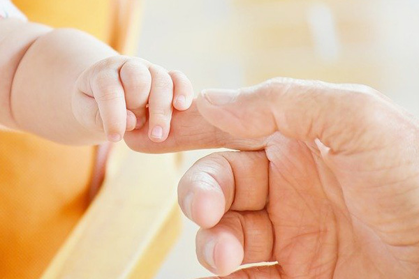 Recién nacida da positivo a COVID-19 y madre la abandona en el hospital