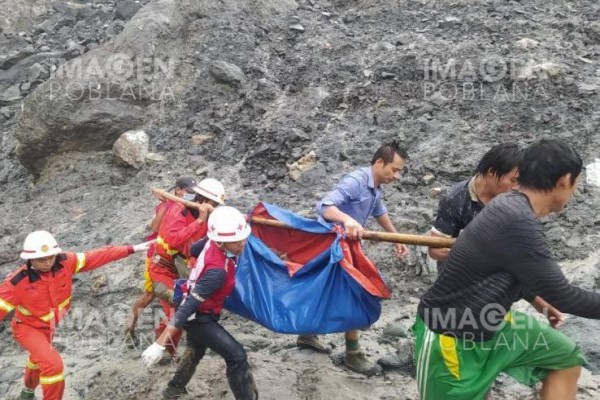Once mineros mueren sepultados tras deslizamiento de tierra