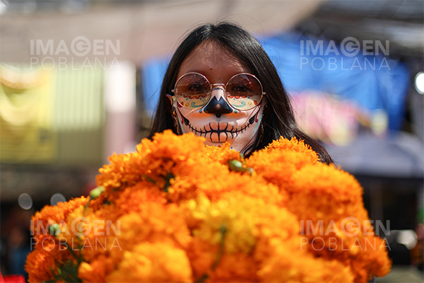 México rebasa los 900,000 contagios por COVID-19