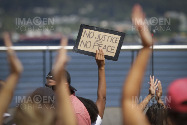 Filadelfia dicta toque de queda para contener protestas violentas