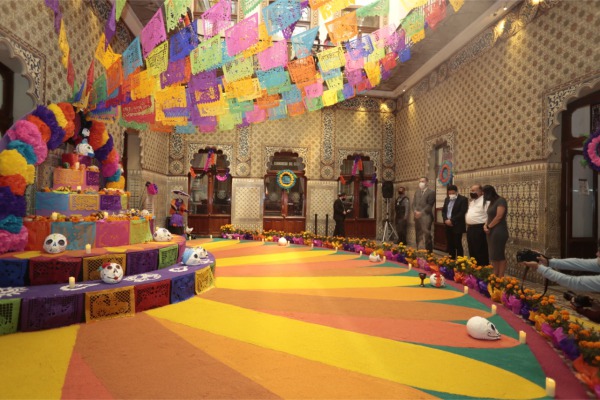 Con colorida ofrenda monumental, LX Legislatura se suma a festejo de Día de Muertos