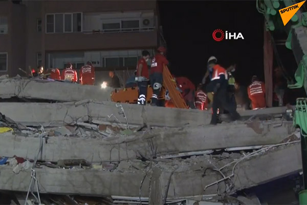 Sismo en mar Egeo deja 12 muertos y 438 heridos