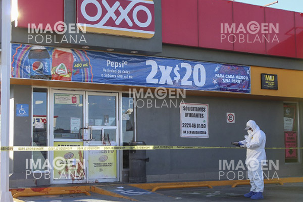 Lo apuñalan y muere desangrado en el estacionamiento de un Oxxo