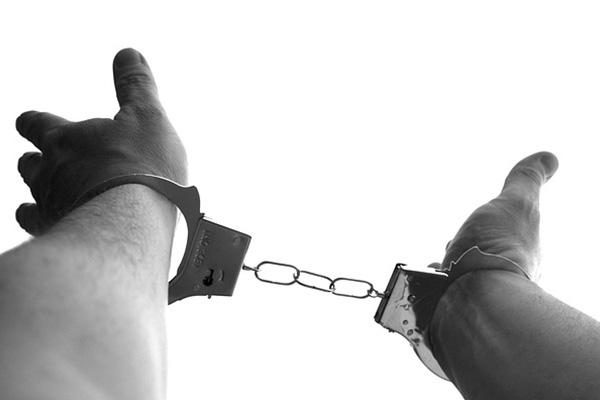 Detienen a empresario poblano por fraude, extorsión y lavado de dinero