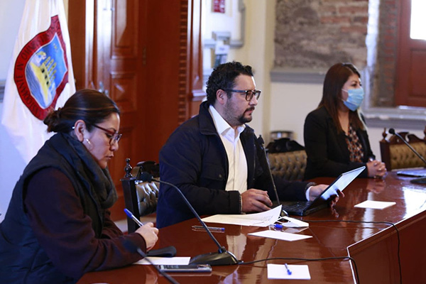 Gobierno de la Ciudad intensifica bacheo y mantenimiento de parques y jardines