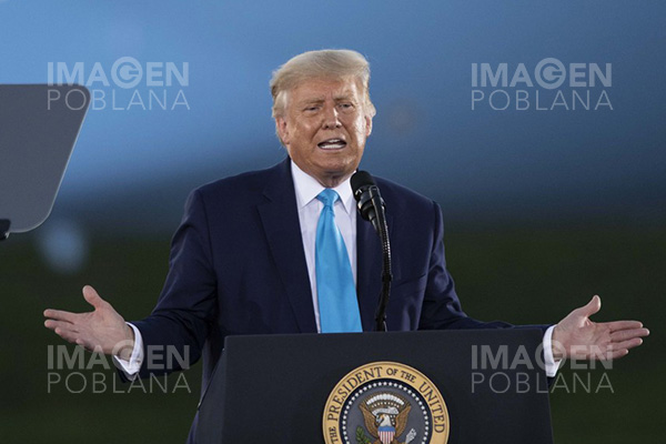 Campaña de Trump presenta demanda en Michigan para frenar el conteo de votos