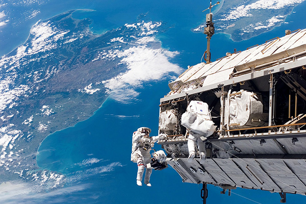 NASA prohíbe a tripulación de EEI publicar fotos de satélites en redes sociales