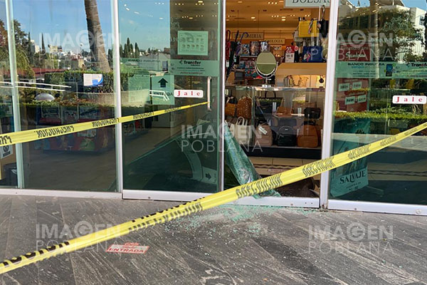 Cristalazo a Sanborns de “El Triángulo”; la alarma “casualmente” estaba apagada
